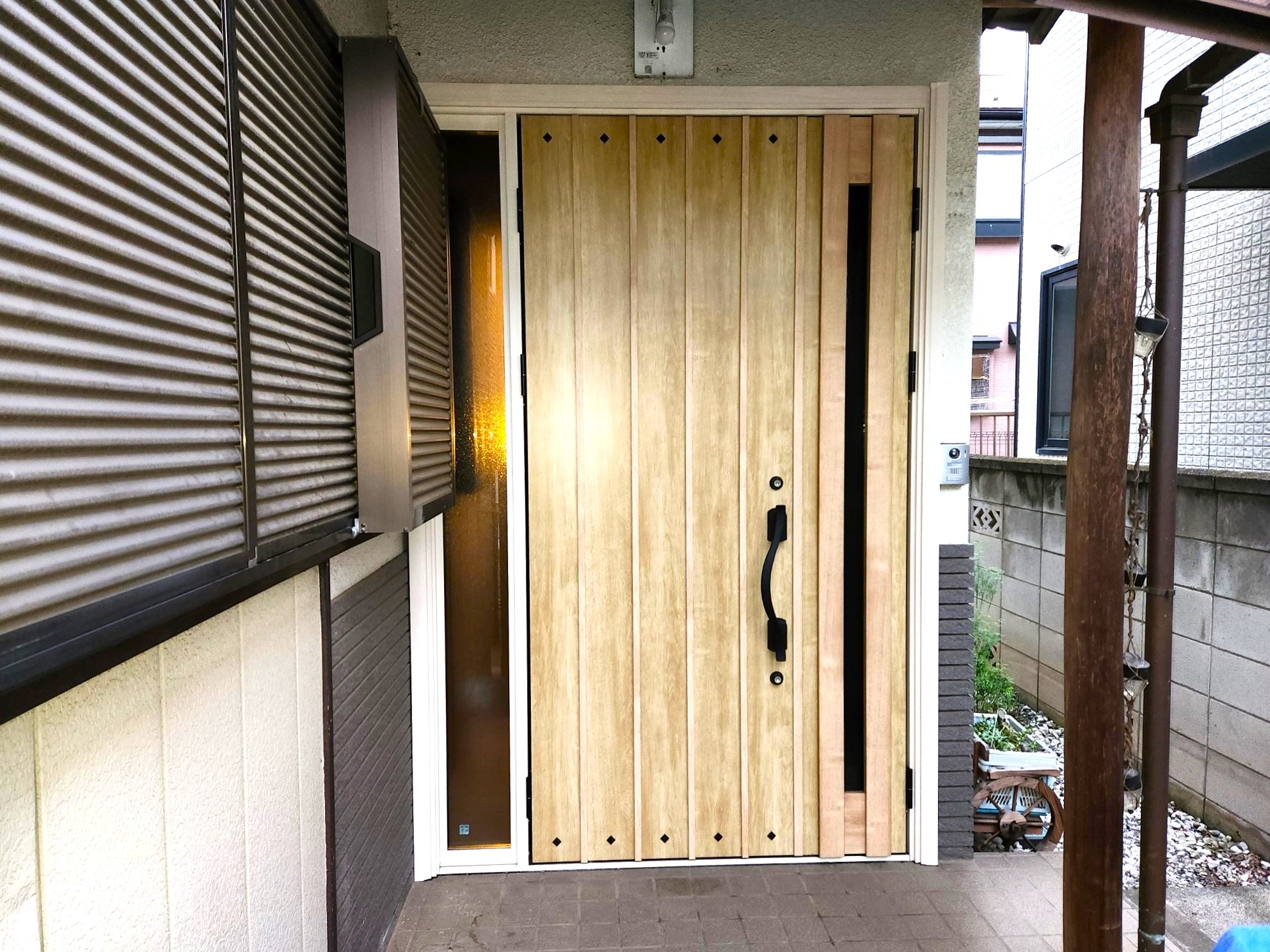 玄関引戸を玄関ドアに交換